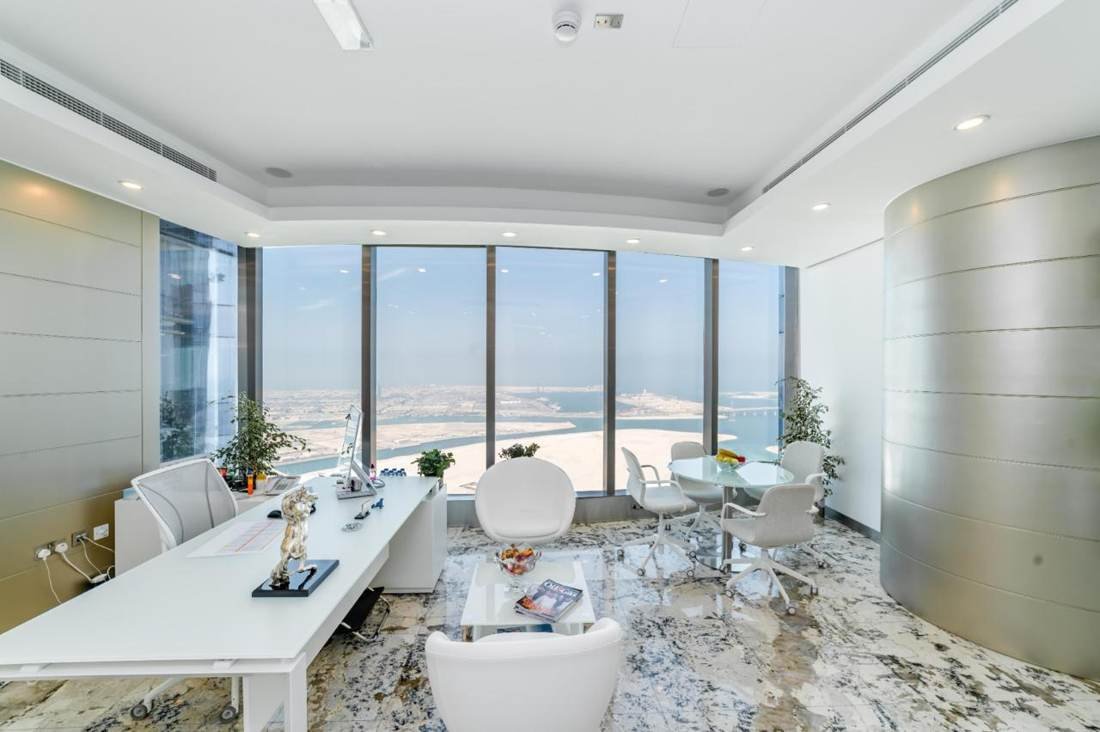 Sea-view corner room